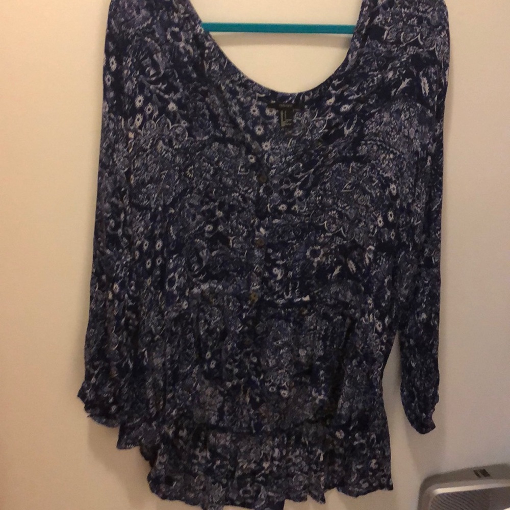 Patterned long sleeved blouse
